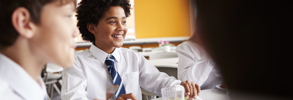 Group-of-high-school-students-wearing-uniform-original