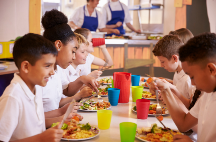 pupils-eating-lunch-in-school-canteen